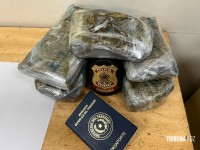 Policia Federal prende passageira com cocaína em fundo falso da bagagem no Aeroporto de Foz do Iguaçu