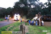 Caminhão Bitrem fica destruído após acidente no interior de Itaipulândia