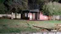 Casa da Vila A abandonada e invadida por moradores de rua pega fogo na Av. Garibaldi