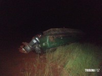 Policia Federal apreende embarcação com dezenas de caixas de cigarros contrabandeados no Lago de Itaipu