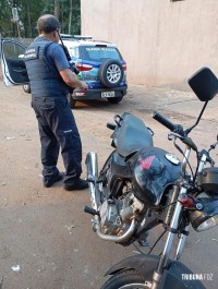 Guarda Municipal apreende moto com chassi picotado após perseguição no Campos do Iguaçu