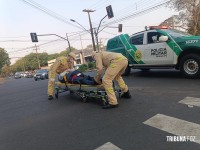 Motociclista é socorrido pelo Siate após colisão no Jardim América