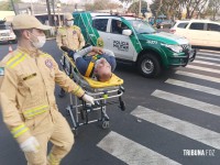 Motociclista é socorrido pelo Siate após colisão no Jardim América