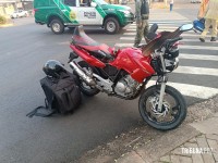 Motociclista é socorrido pelo Siate após colisão no Jardim América