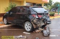 Motorista de aplicativo colide veículo em HB20 estacionado e foge do local em Santa Helena