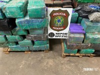 Policia Federal aprende embarcação contendo mais de 1.225,6 Kg de maconha no Lago de Itaipu