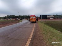 Motociclista é socorrido pelo Siate após colisão no trevo de acesso a Argentina