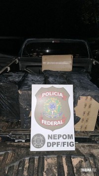 Policia Federal apreende caixas de cigarros abandonadas no Rio Paraná