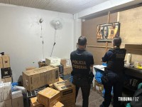 Policia Federal e Receita Federal prendem 3 pessoas e fecham depósito ilegal de mercadorias contrabandeadas em Foz do Iguaçu