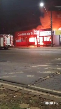 Cantina da Têre é consumida pelo fogo durante a madrugada