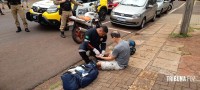 SAMU socorre três pessoas após colisão traseira entre duas motos na Vila Maracanã