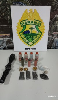 BPFRON e PF apreendem veículos, arma de fogo e cigarros as margens do lago de Itaipu 