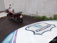 Guarda Municipal apreende 16,7 Kg de maconha e uma moto que faria o transporte da droga na Vila Portes