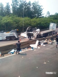 Tombamento de Caminhão interditou parcialmente a BR-277 em Matelândia