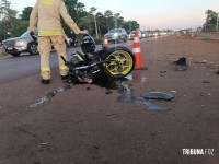 Motociclista fica gravemente ferido após colisão na Av. das Cataratas