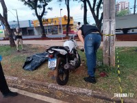 Soldado do Exército morre após colidir moto contra um poste na Av. JK 