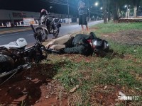 Soldado do Exército morre após colidir moto contra um poste na Av. JK 