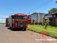 Incêndio em transportadora na BR-277 mobiliza o Corpo de Bombeiros de Foz do Iguaçu 