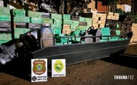 PF e PM apreendem embarcação com dezenas de caixas de cigarros contrabandeados