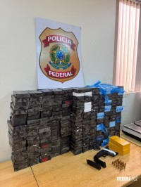 Policia Federal prende indivíduo com arma de fogo e celulares descaminhados