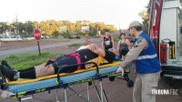 Motociclista é socorrido pelo Siate após colisão na Av. Das Cataratas