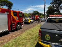 Siate socorre pai e filho após veículo colidir contra um poste na Vila A