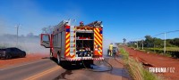 Condutor abandona veículo em chamas na Av. das Cataratas