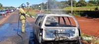 Condutor abandona veículo em chamas na Av. das Cataratas