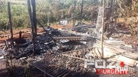 Casa é consumida pelo fogo no Jardim Universitário em Foz do Iguaçu