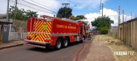 Incêndio em baús refrigerados mobiliza o Corpo de Bombeiros no Jardim Tarobá