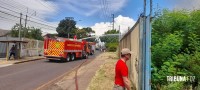 Incêndio em baús refrigerados mobiliza o Corpo de Bombeiros no Jardim Tarobá