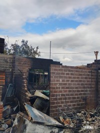 Incêndio deixa morador  desabrigado na Invasão do Bubas
