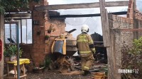 Incêndio deixa morador  desabrigado na Invasão do Bubas