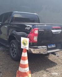 PM recupera caminhonete furtada que estava escondida dentro de uma residência na Vila C
