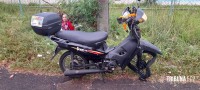 Motociclista é socorrido pelo SIATE após colidir moto contra um poste no Porto Meira