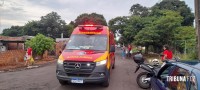 Motociclista é socorrido pelo SIATE após colidir moto contra um poste no Porto Meira