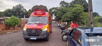 Motociclista é socorrido pelo SIATE após colidir moto contra um poste no Porto Meira