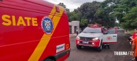 Motociclista é socorrido pelo SIATE após colidir moto contra um poste no Porto Meira