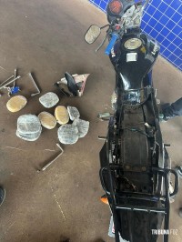 Moto com fundo falso é apreendida na Ponte da Amizade com 8,5 Kg de haxixe