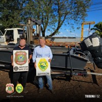 Policia Federal e PM promovem a devolução de barco furtado aos verdadeiros proprietários