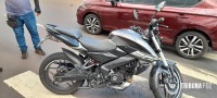 Motociclista fica gravemente ferida após colisão na Av. Felipe Wandscheer