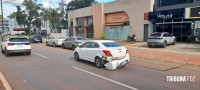 Motociclista fica gravemente ferida após colisão na Av. Felipe Wandscheer