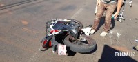 Motociclista fica gravemente ferido após colisão na Av. Felipe Wandscheer