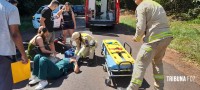 Motociclista é socorrida pelo Siate após colisão na Vila Yolanda
