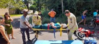 Motociclista é socorrida pelo Siate após colisão na Vila Yolanda