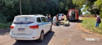 Motociclista é socorrida pelo Siate após colisão na Vila Yolanda