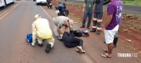 Passageira de moto é socorrida pelo Siate após colisão traseira na Av. das Cataratas