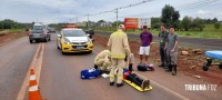 Passageira de moto é socorrida pelo Siate após colisão traseira na Av. das Cataratas