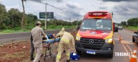 Passageira de moto é socorrida pelo Siate após colisão traseira na Av. das Cataratas