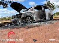 Veículo furtado de motorista de aplicativo é encontrado incendiado no Jardim das Oliveiras 